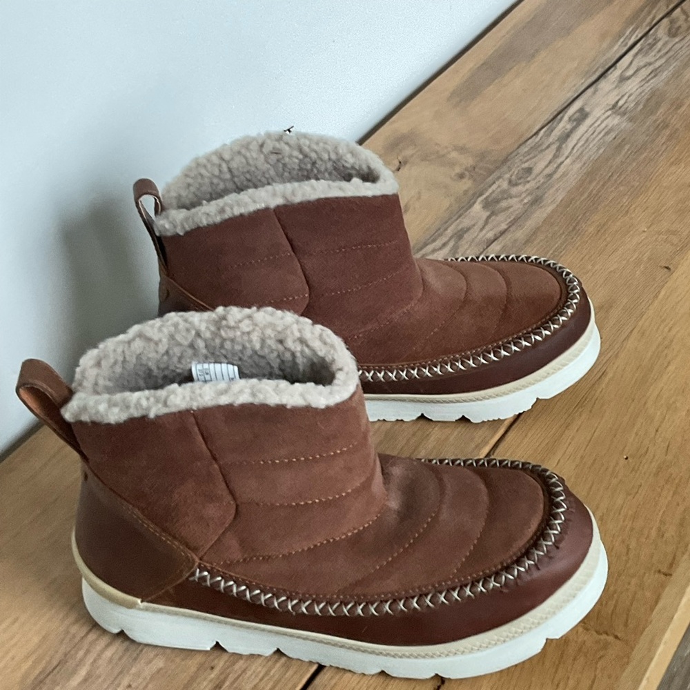 Manitoba Mukluk booties new with tags size 7